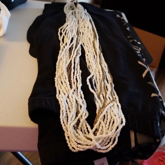White And Gold Beaded Necklace - Picture 2 of 5
